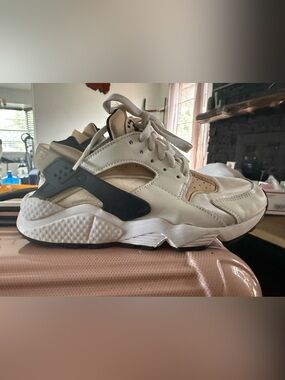 Air Huarache by Nike sneakers in black, white, tan